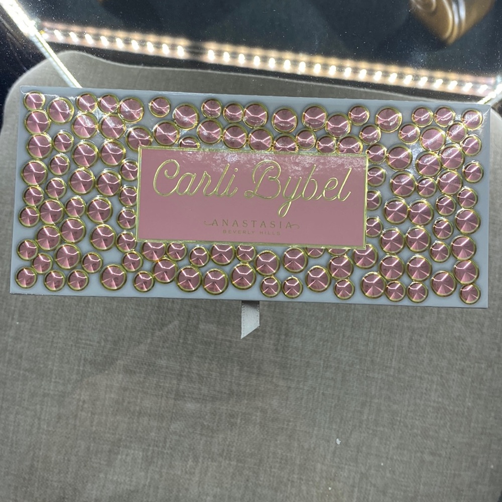 Carli Bybel Anastasia Beverly Hills Eyeshadow Palette